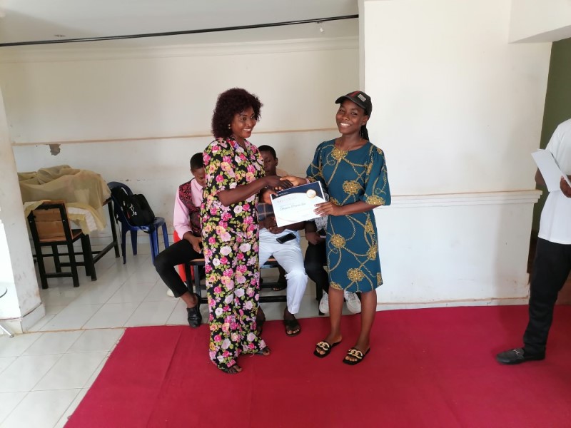 Student awarded Certificate