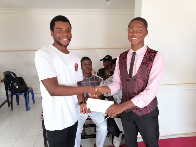 Student awarded Certificate